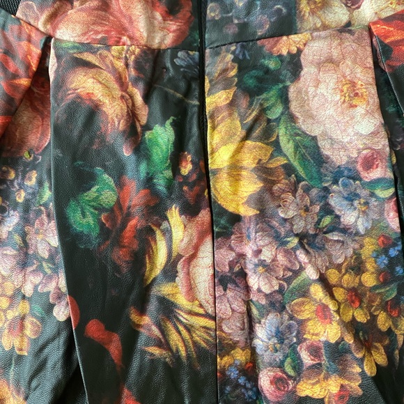 Flower Skirt - Picture 2 of 3